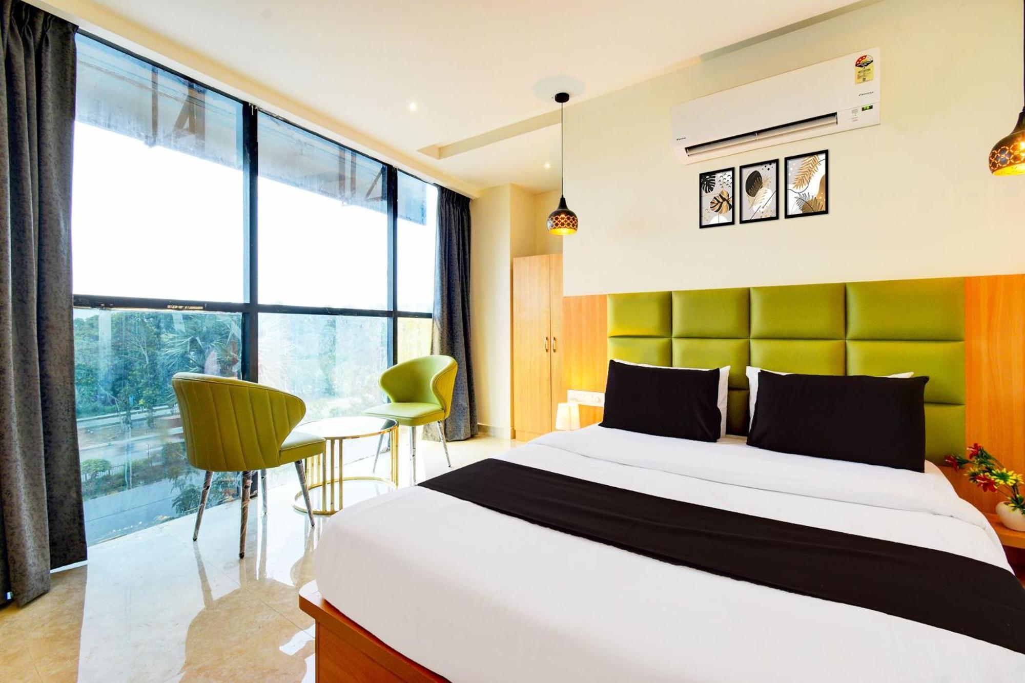 Trimulgherry Hotel O Svs Suites Luxury Rooms מראה חיצוני תמונה
