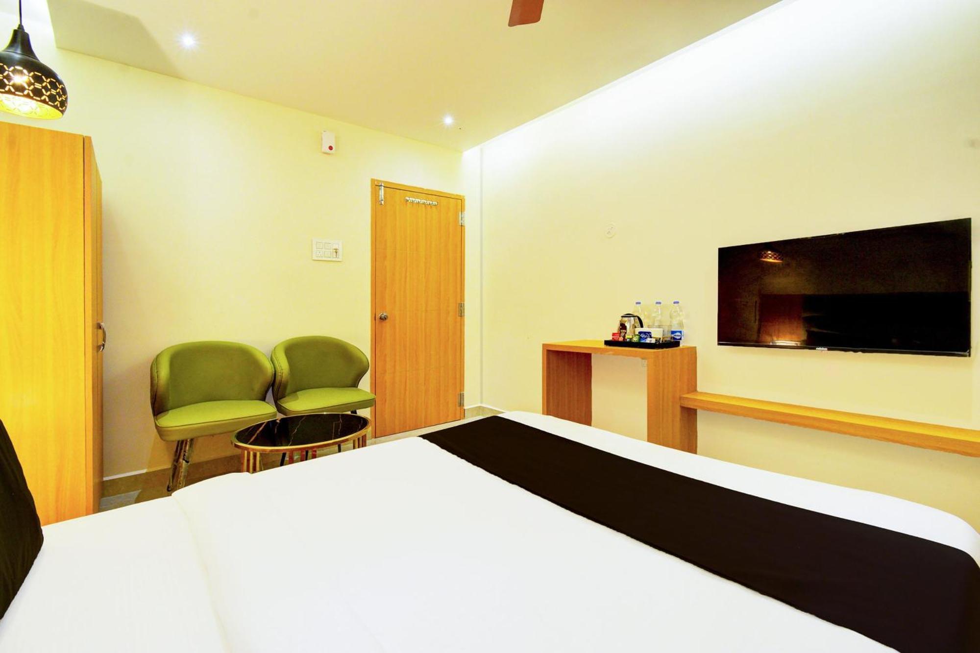 Trimulgherry Hotel O Svs Suites Luxury Rooms מראה חיצוני תמונה